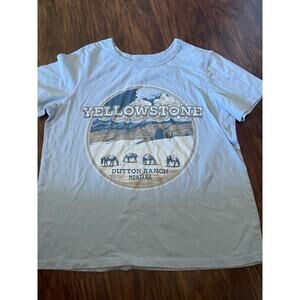 Yellowstone womens large graphic tee